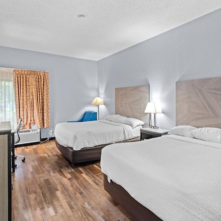 Hotel Baymont By Wyndham Lawrence Exteriér fotografie